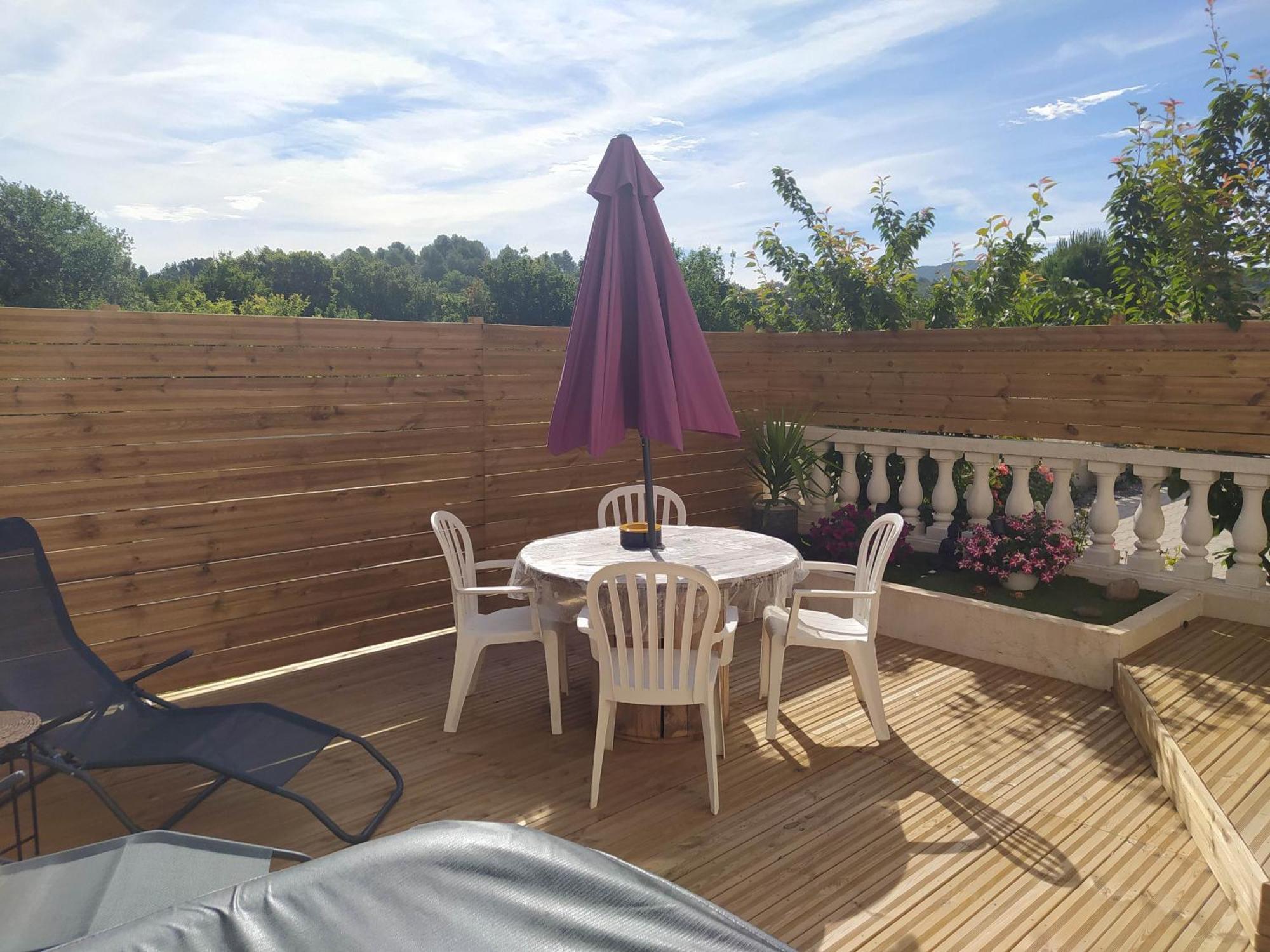 Studio Cosy Avec Terrasse Et Jacuzzi A Disposition De Mai A Aout Rians  Exterior foto